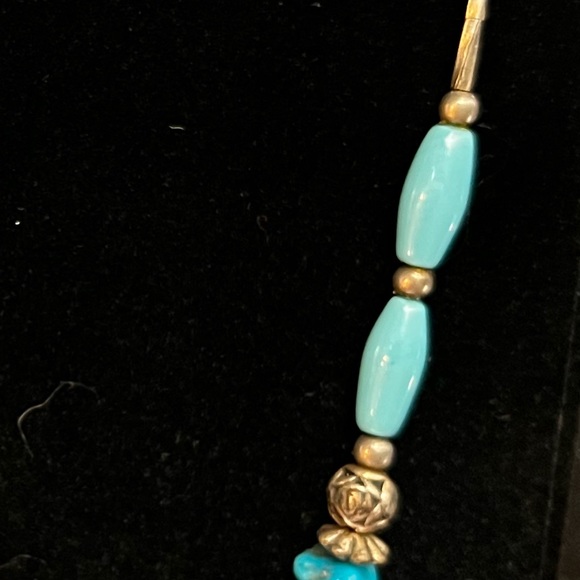 Beautiful Turquoise Silver necklace - Picture 4 of 13